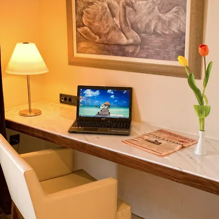 Hotel Pharae Palace