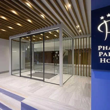 Pharae Palace Отель 4*