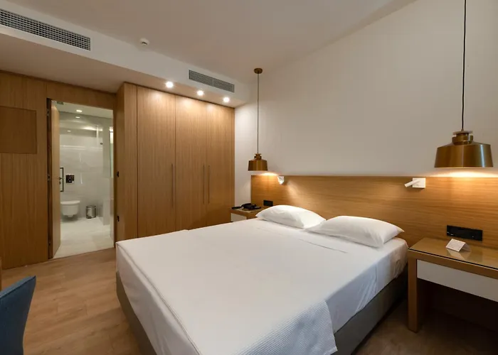 Pharae Palace Отель 4*