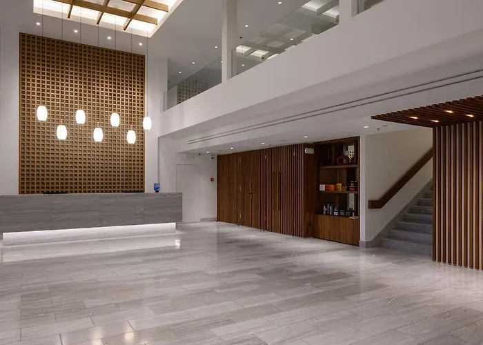 Отель Pharae Palace 4*